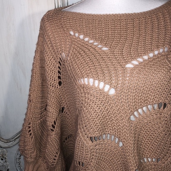 Elodie Blush Open Weave Batwing Sweater Size Medium - Picture 2 of 10
